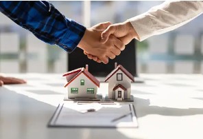 The Difference Between a Real Estate Agent and a Real Estate Broker